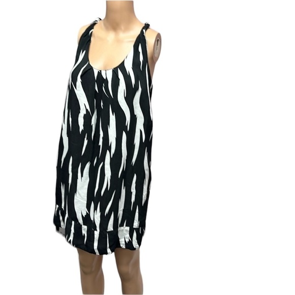 Forever 21 - EC - super cute dress size small! With POCKETS - Picture 1 of 6